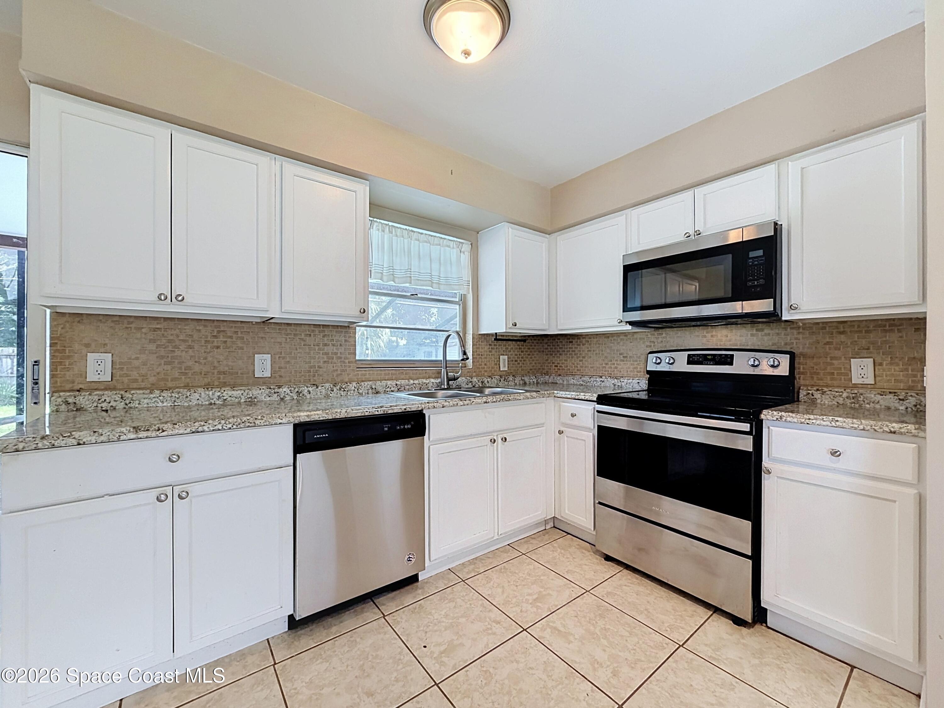 2587 Stratford Drive 2587