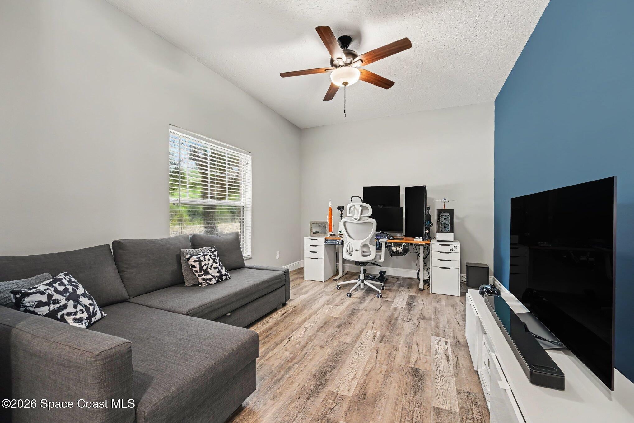 5521 Cinnamon Fern Boulevard