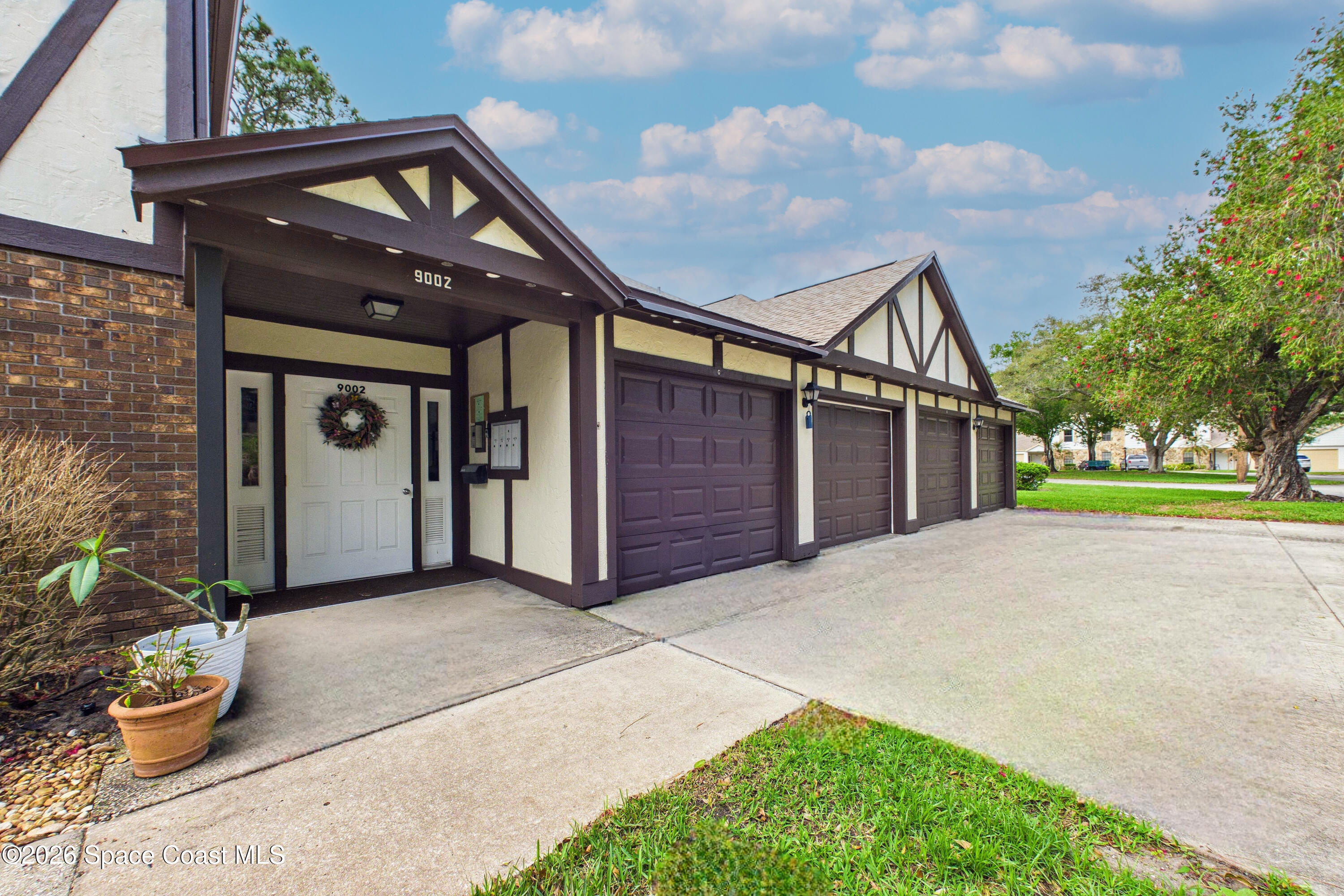 9002 Manchester Lane H