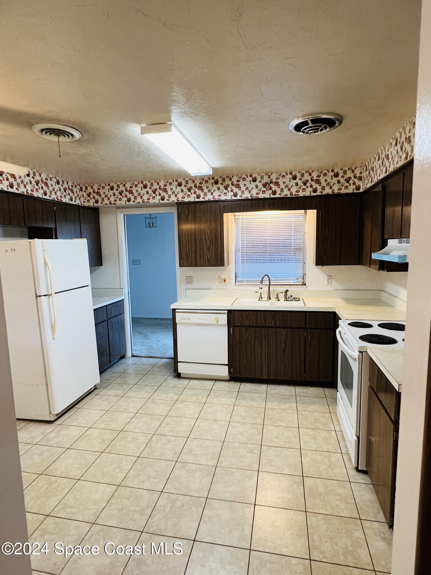 355 Bel Aire Drive S