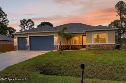 450 Hammond Street SW Palm Bay FL 32908