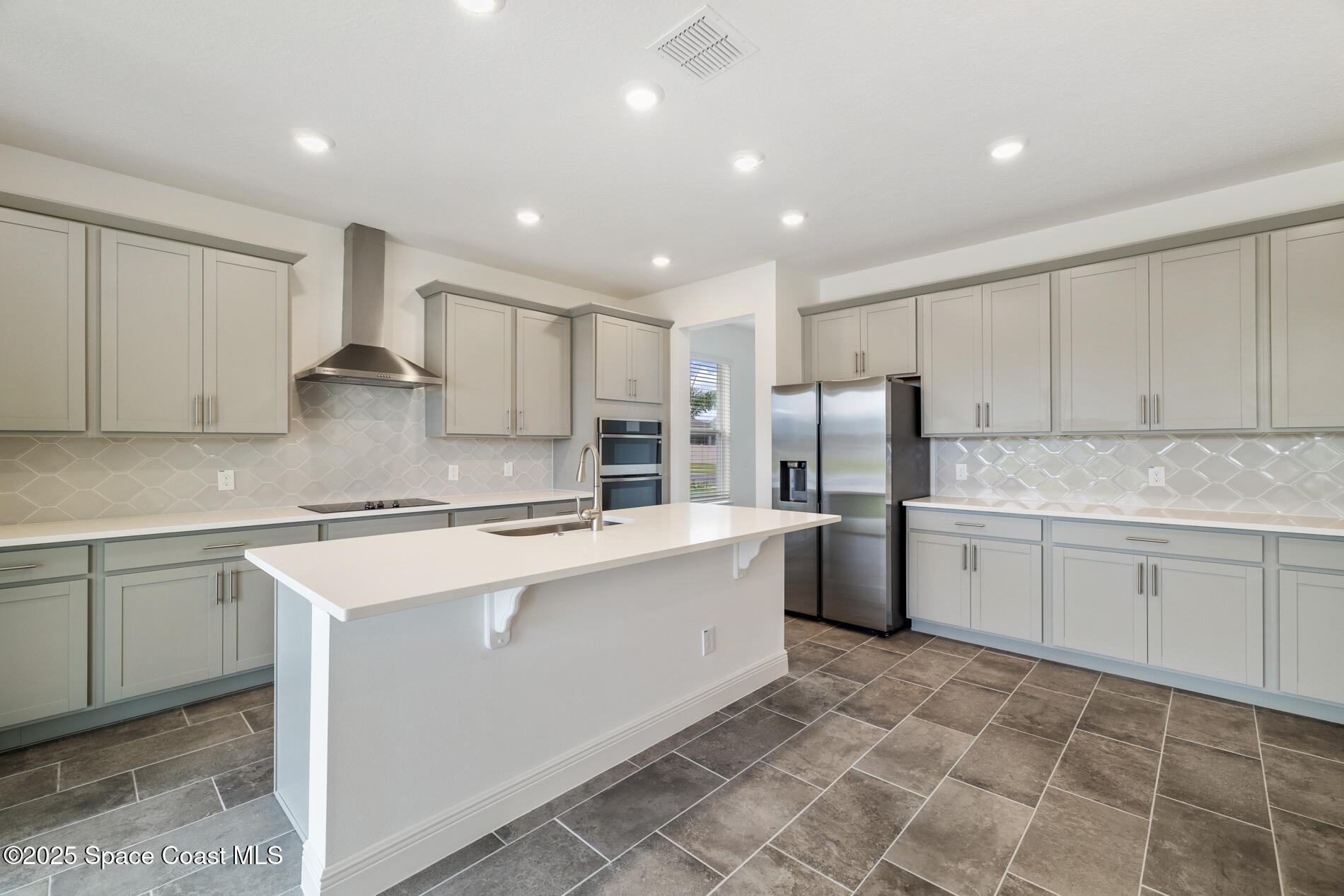 723 Clancy Avenue NE