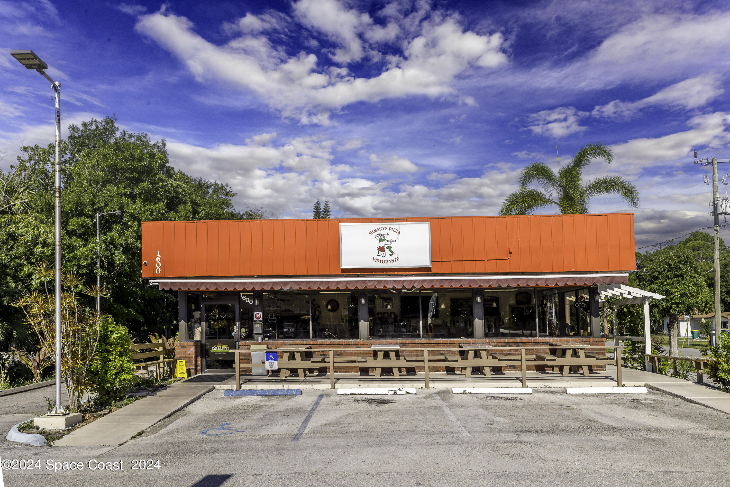 1600 S Wickham Road