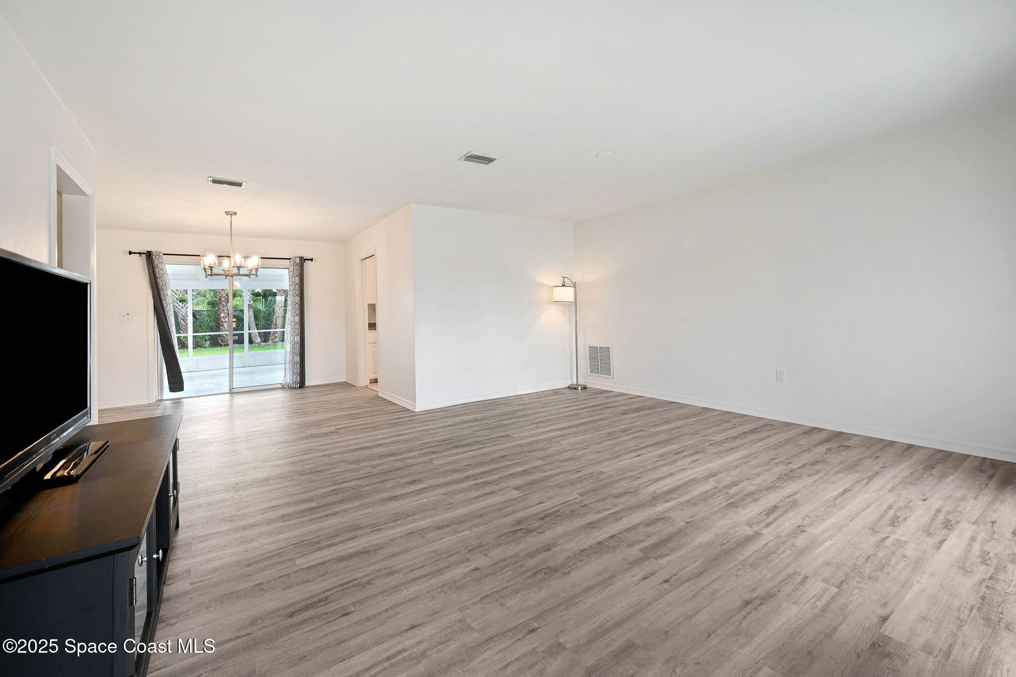 1465 Phyllis Drive