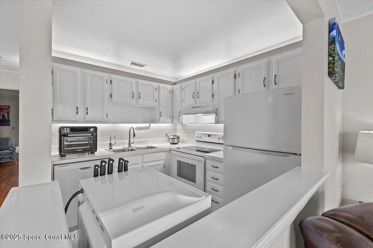 3 Vista Palm Lane 204