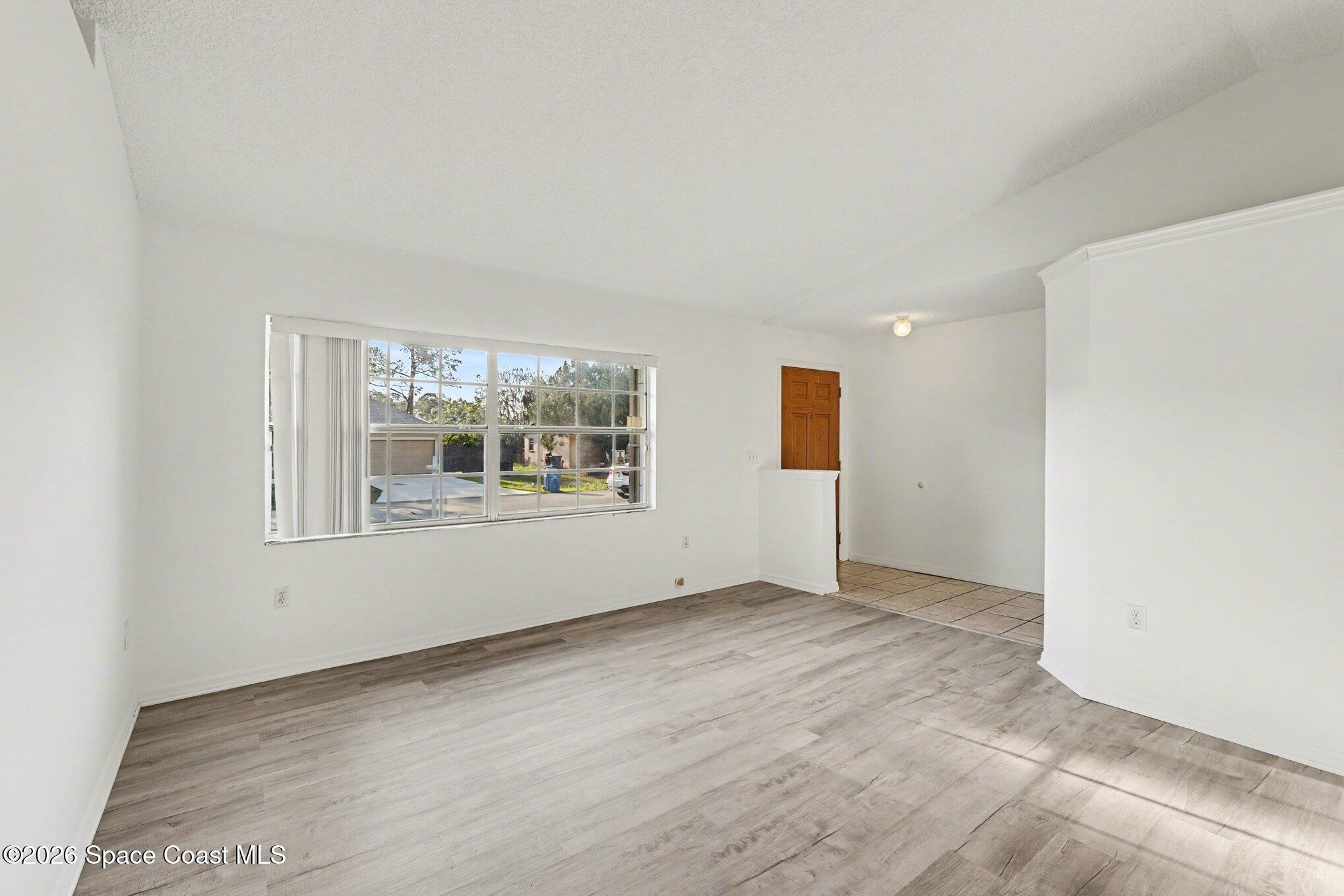 146 Oakcrest Avenue NE