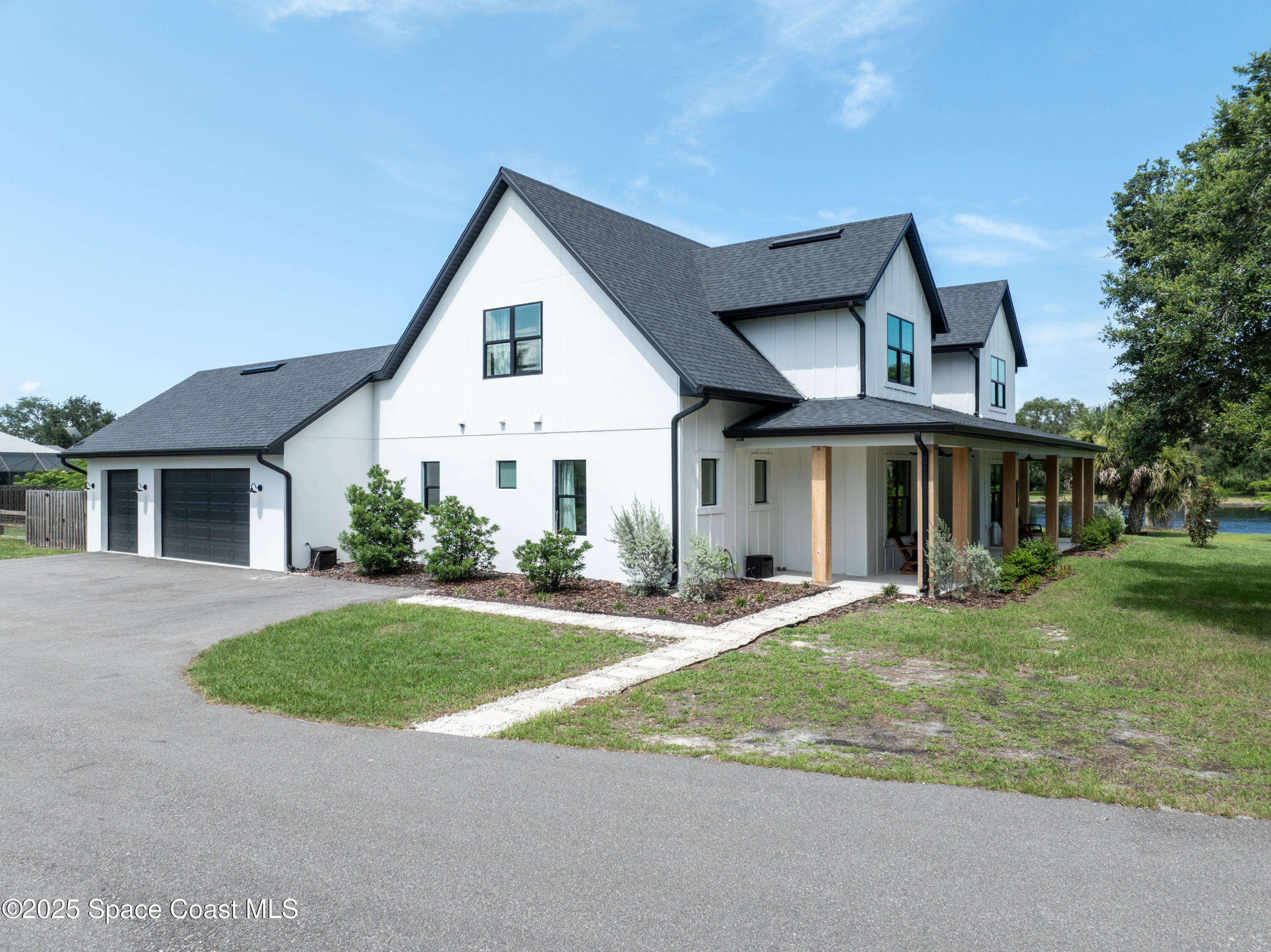 3334 N Tropical Trail