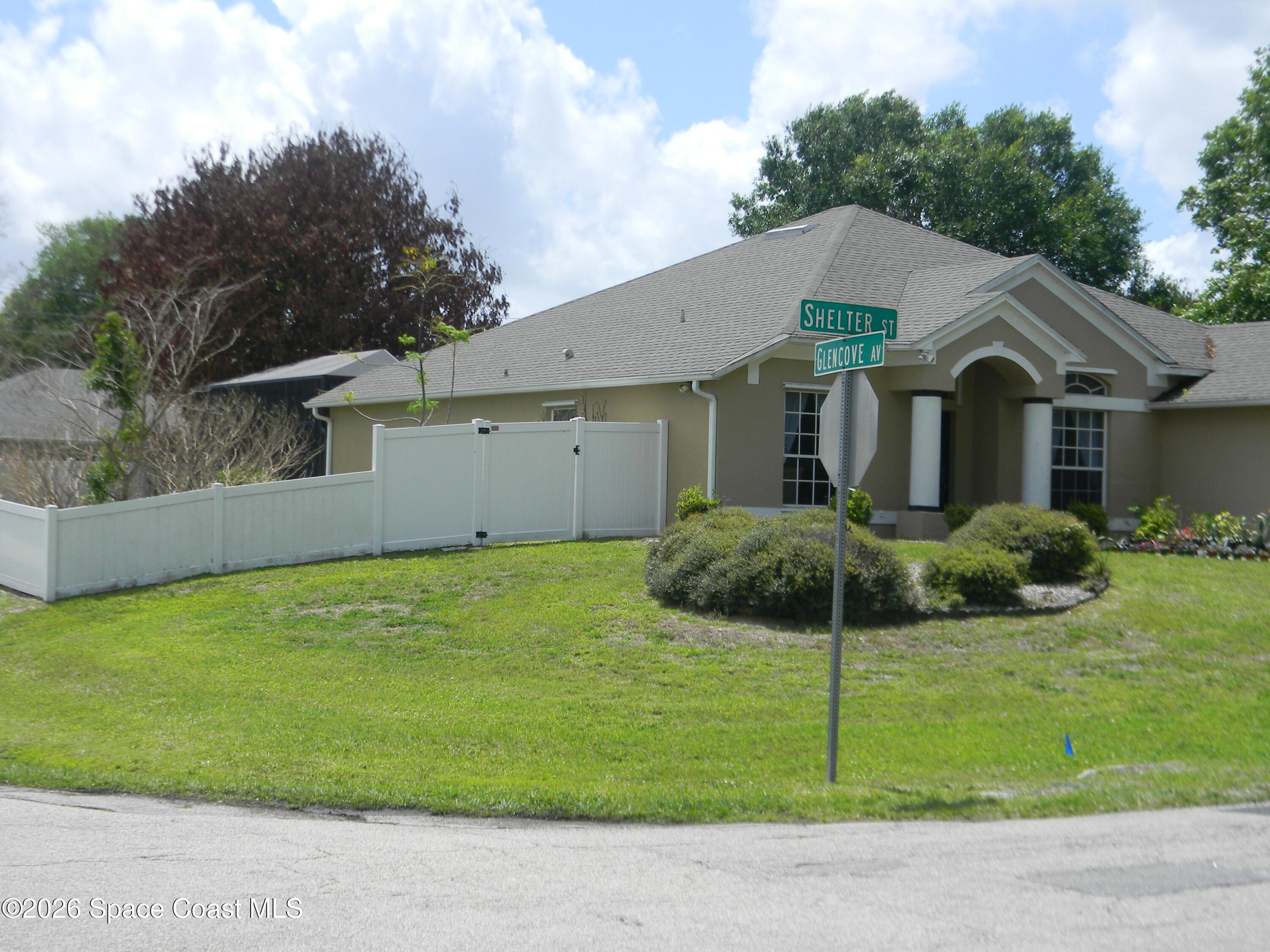 1619 Glencove Avenue NW