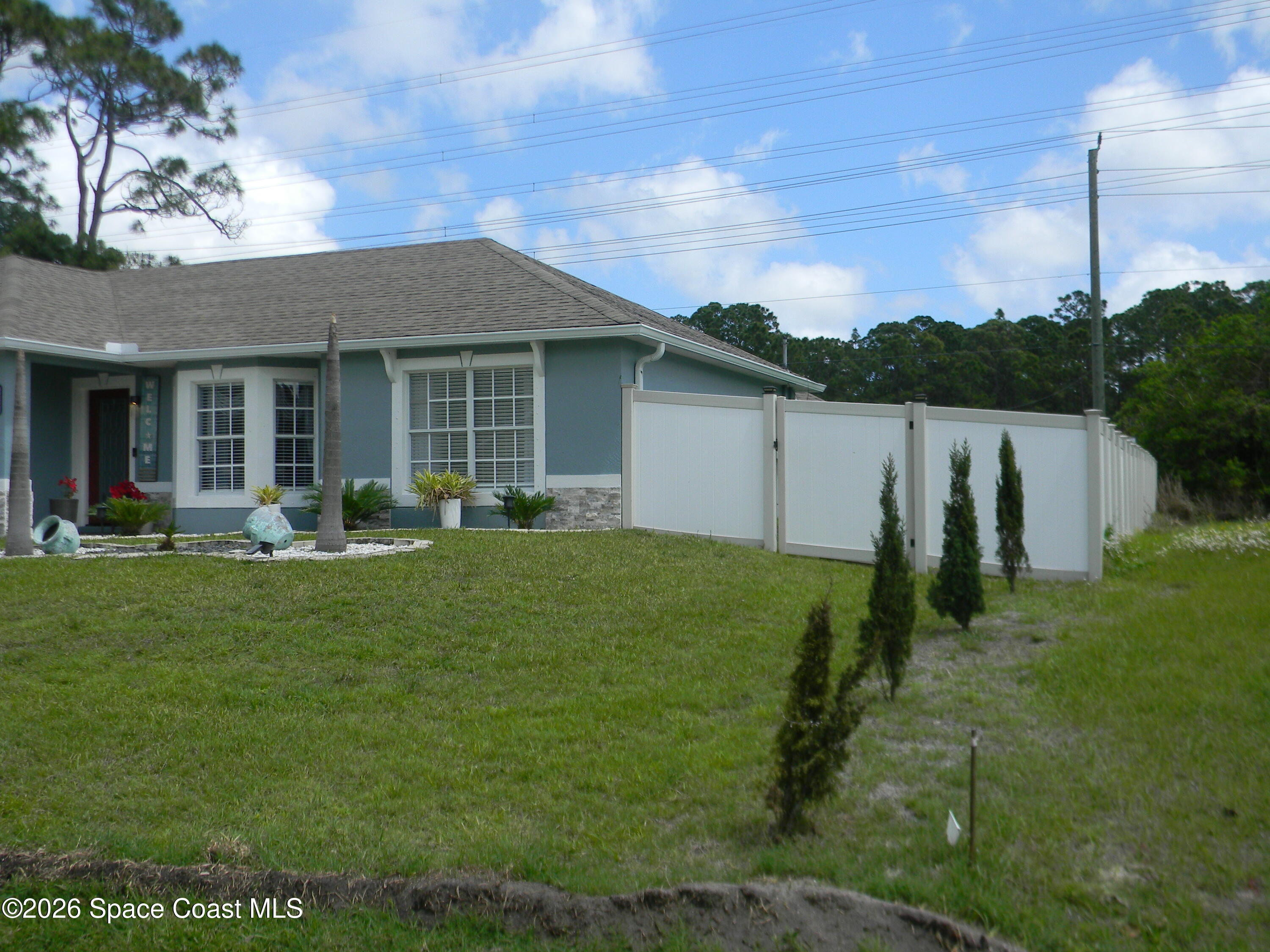 1619 Glencove Avenue NW