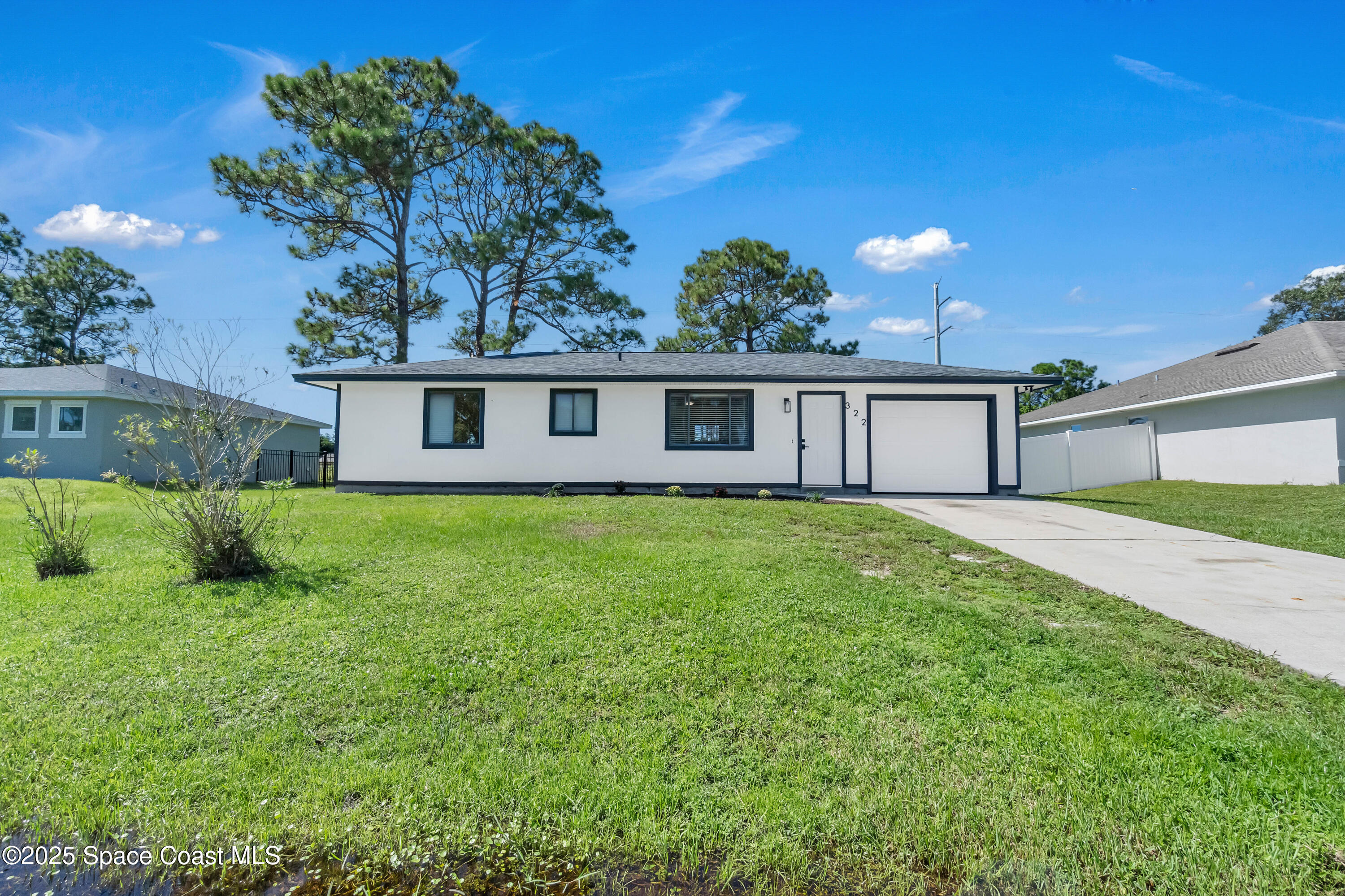 322 Ixora Avenue NW