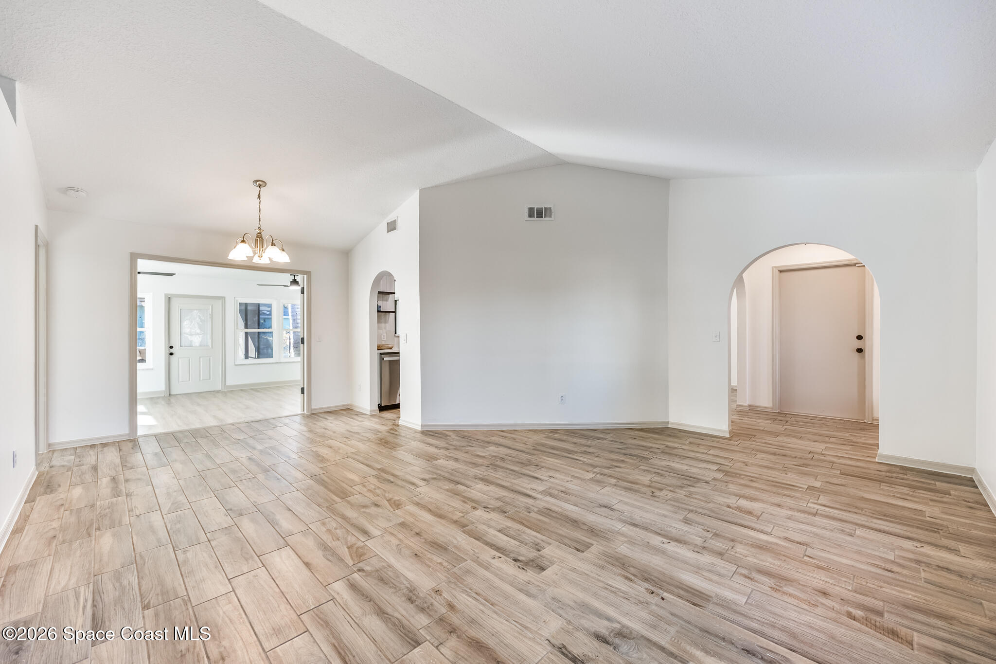 100 Seahorse Circle SE