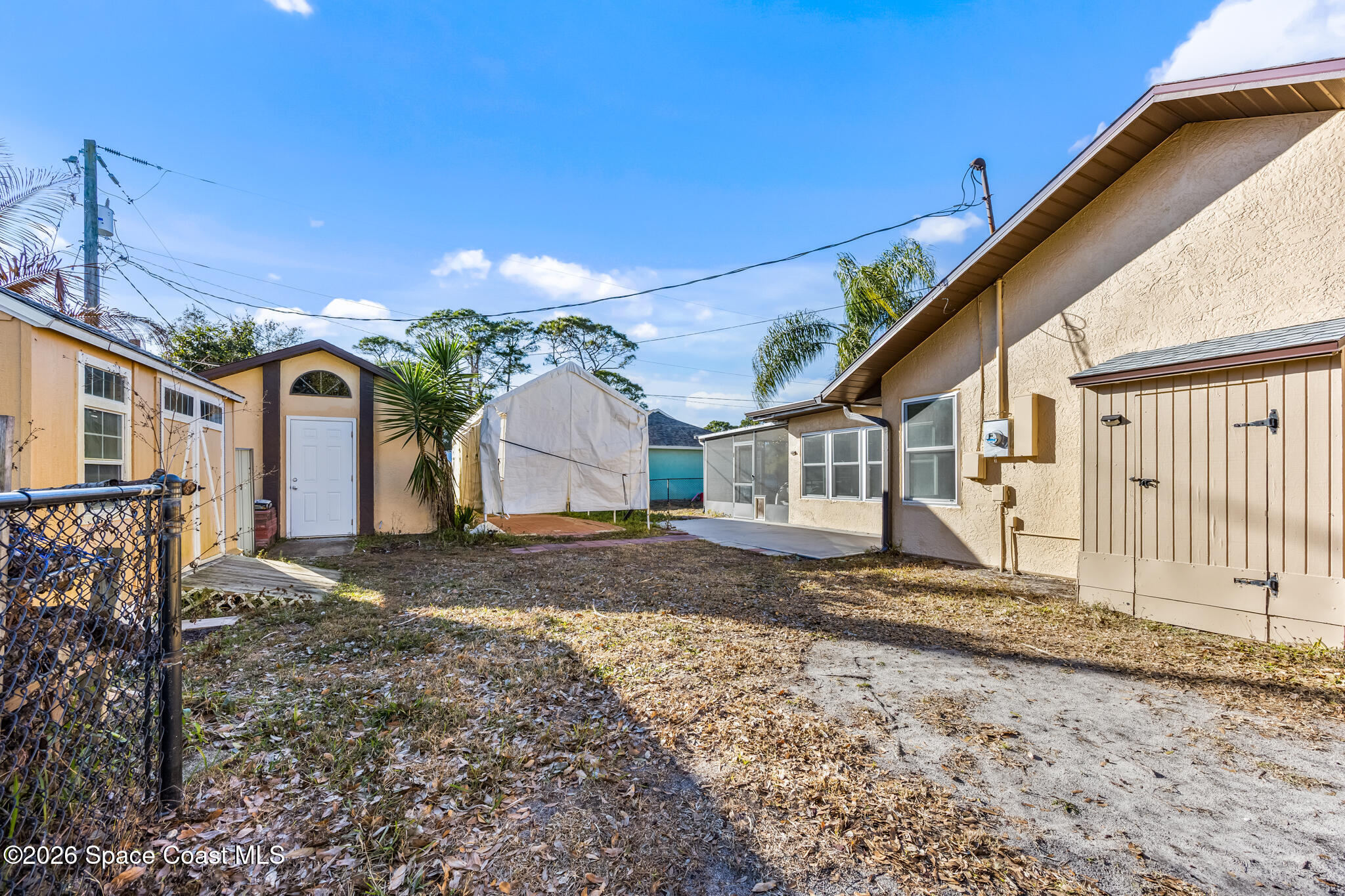 100 Seahorse Circle SE