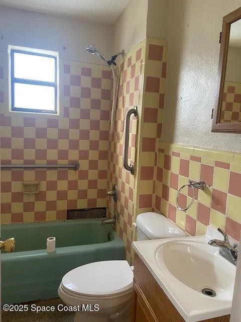 Mims, Florida 32754, United States, 3 Bedrooms Bedrooms, ,2 BathroomsBathrooms,Residential,Active,82409