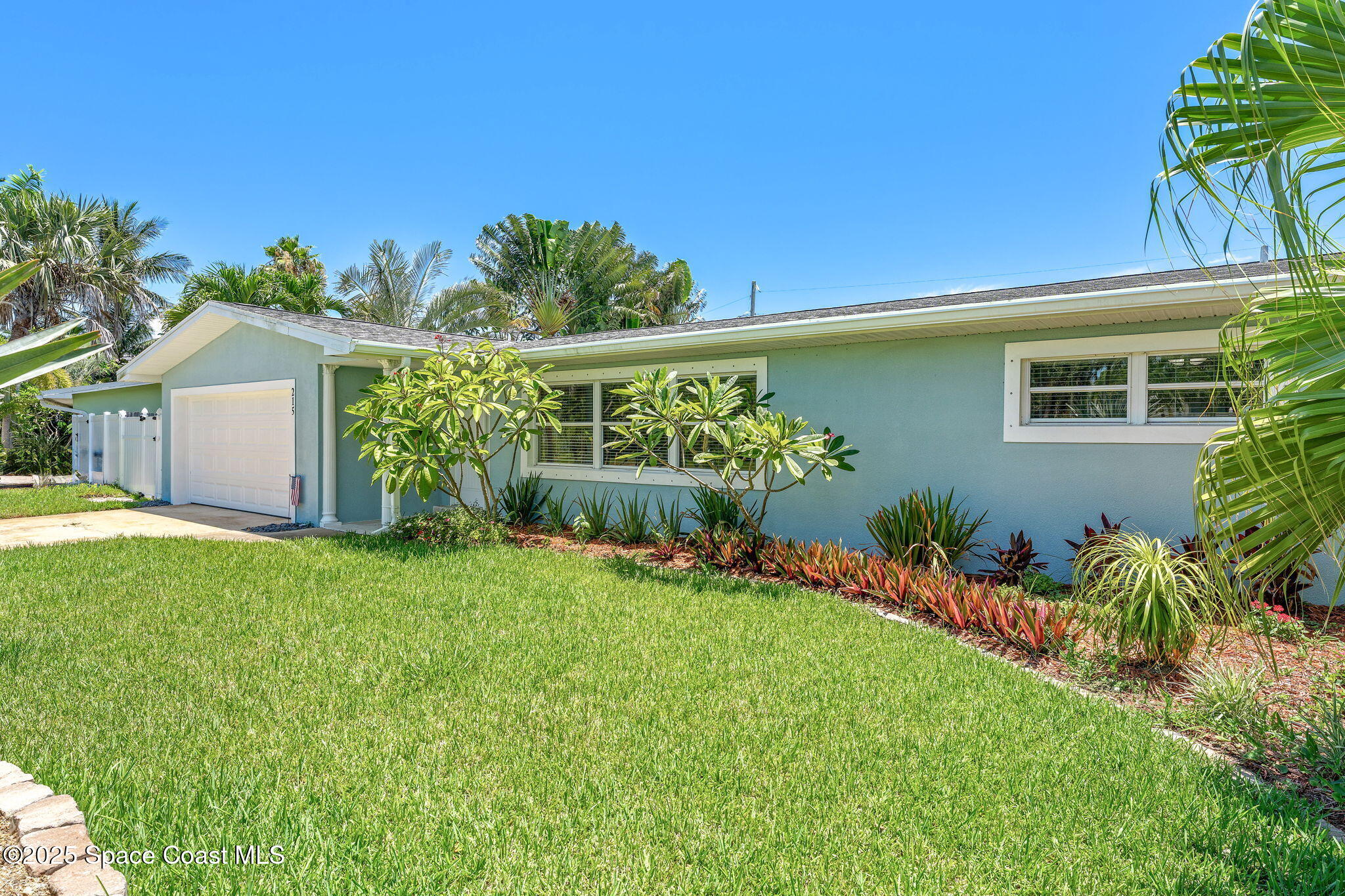 215 S Robert Way