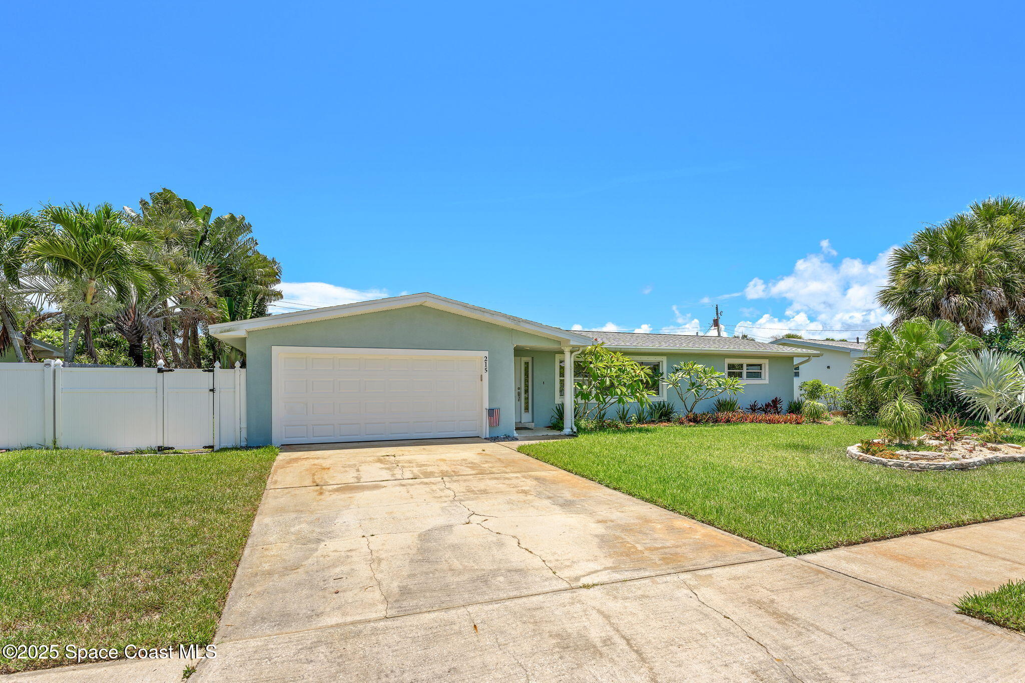 215 S Robert Way