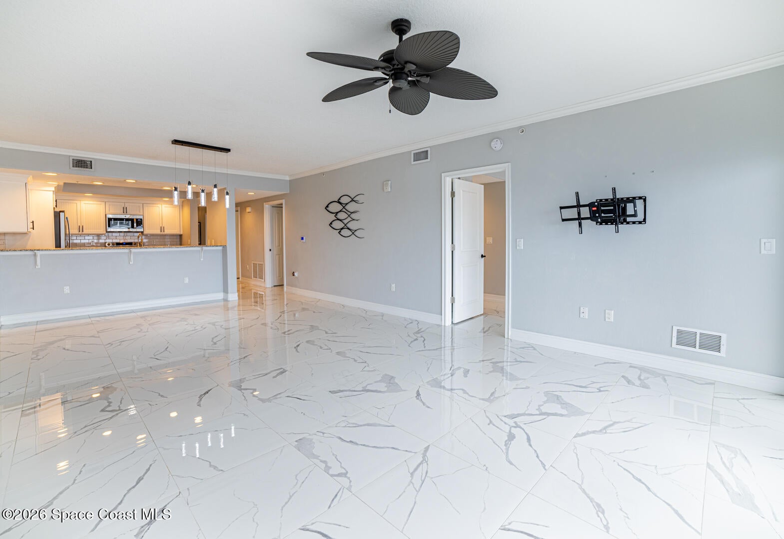 1805 Riverside Drive 302