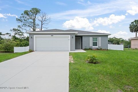 1484 Toy Street SE Palm Bay FL 32909