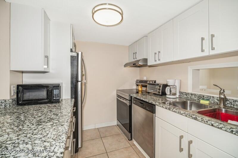 239 Seaport Boulevard T79