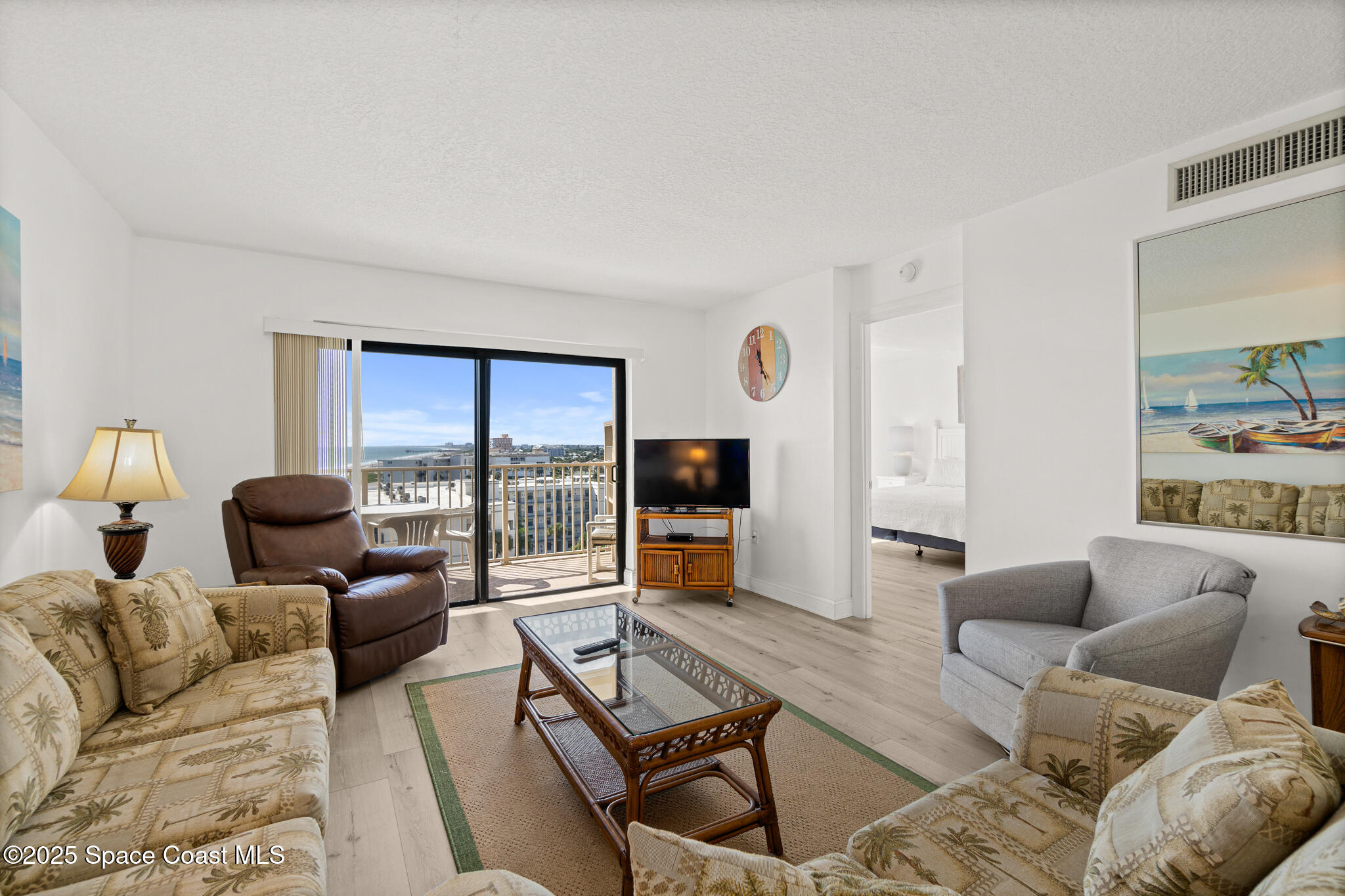 7520 Ridgewood Avenue 906