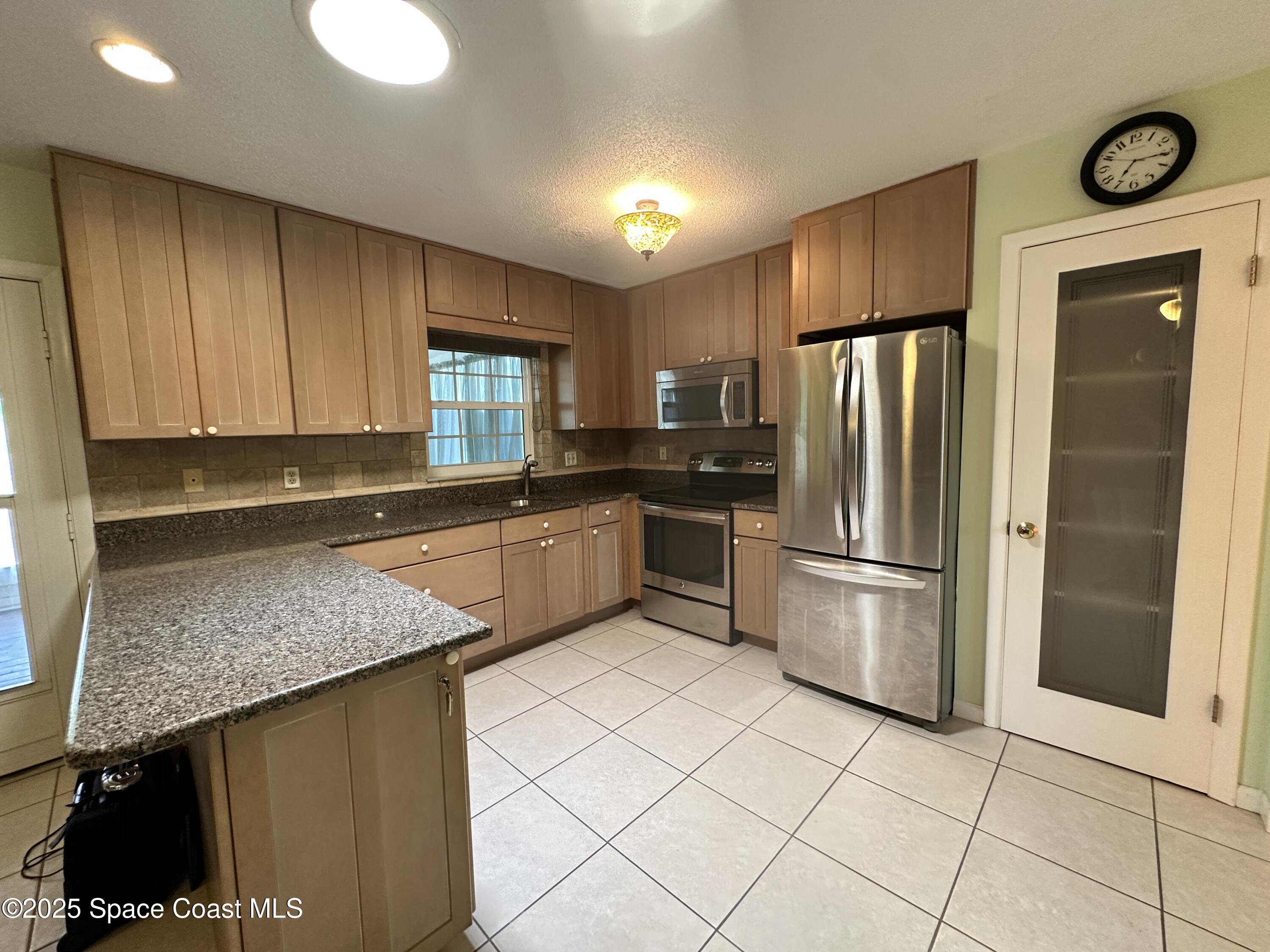 304 Emerald Place E