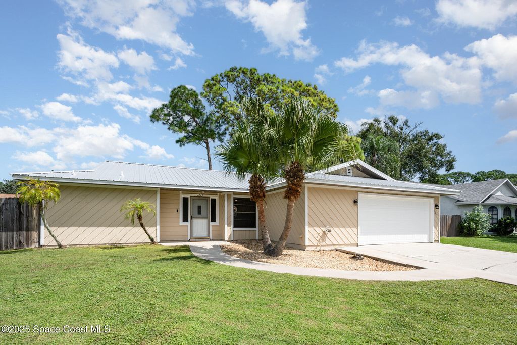 Photo of 1213 Coosa Avenue NE, Palm Bay, FL 32907 (MLS # 1058633)