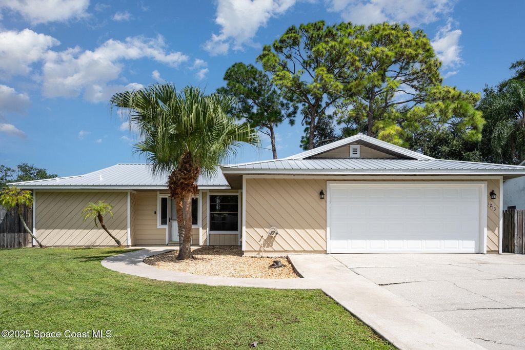 Photo of 1213 Coosa Avenue NE, Palm Bay, FL 32907 (MLS # 1058633)