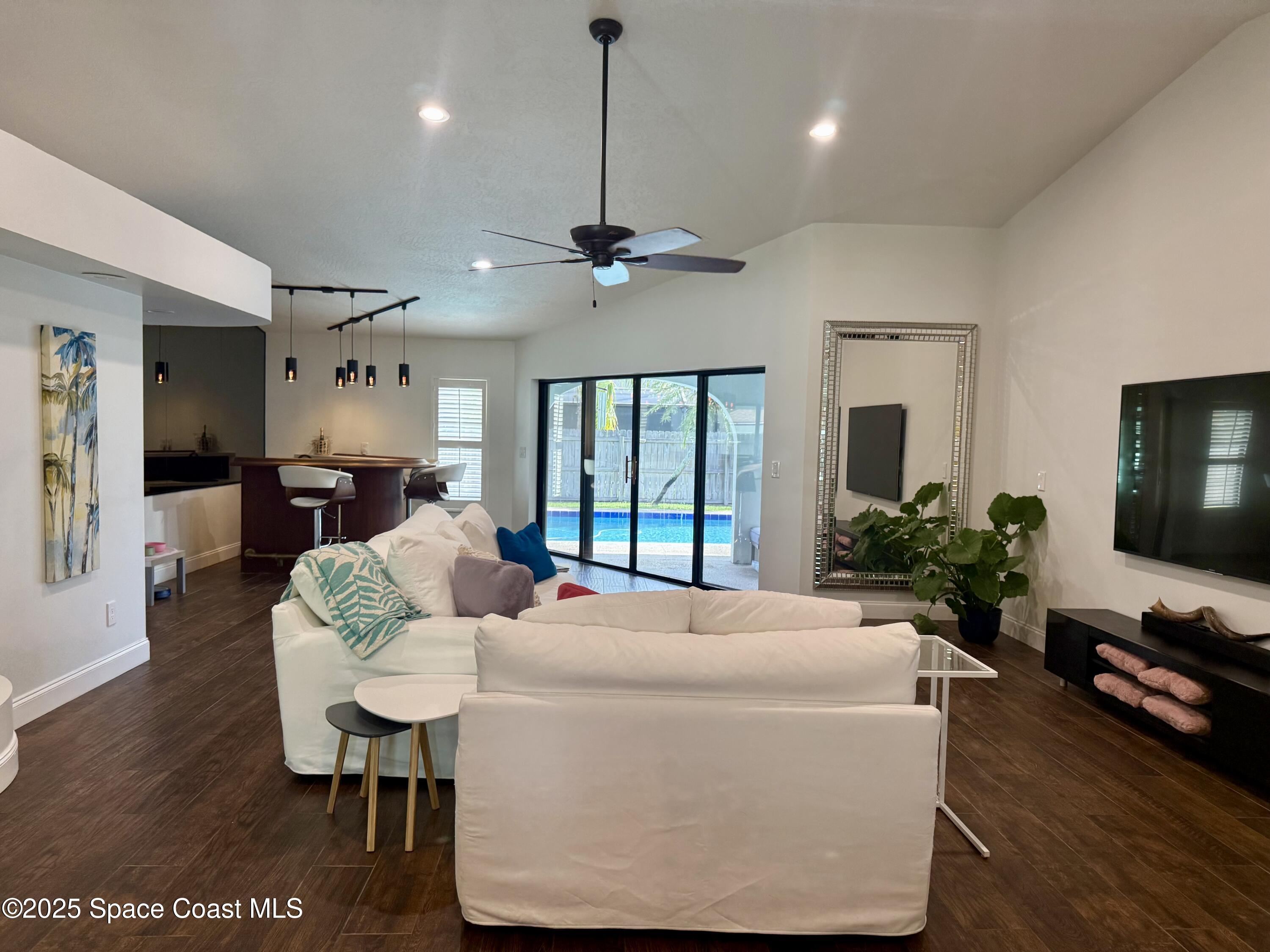 502 Bay Circle