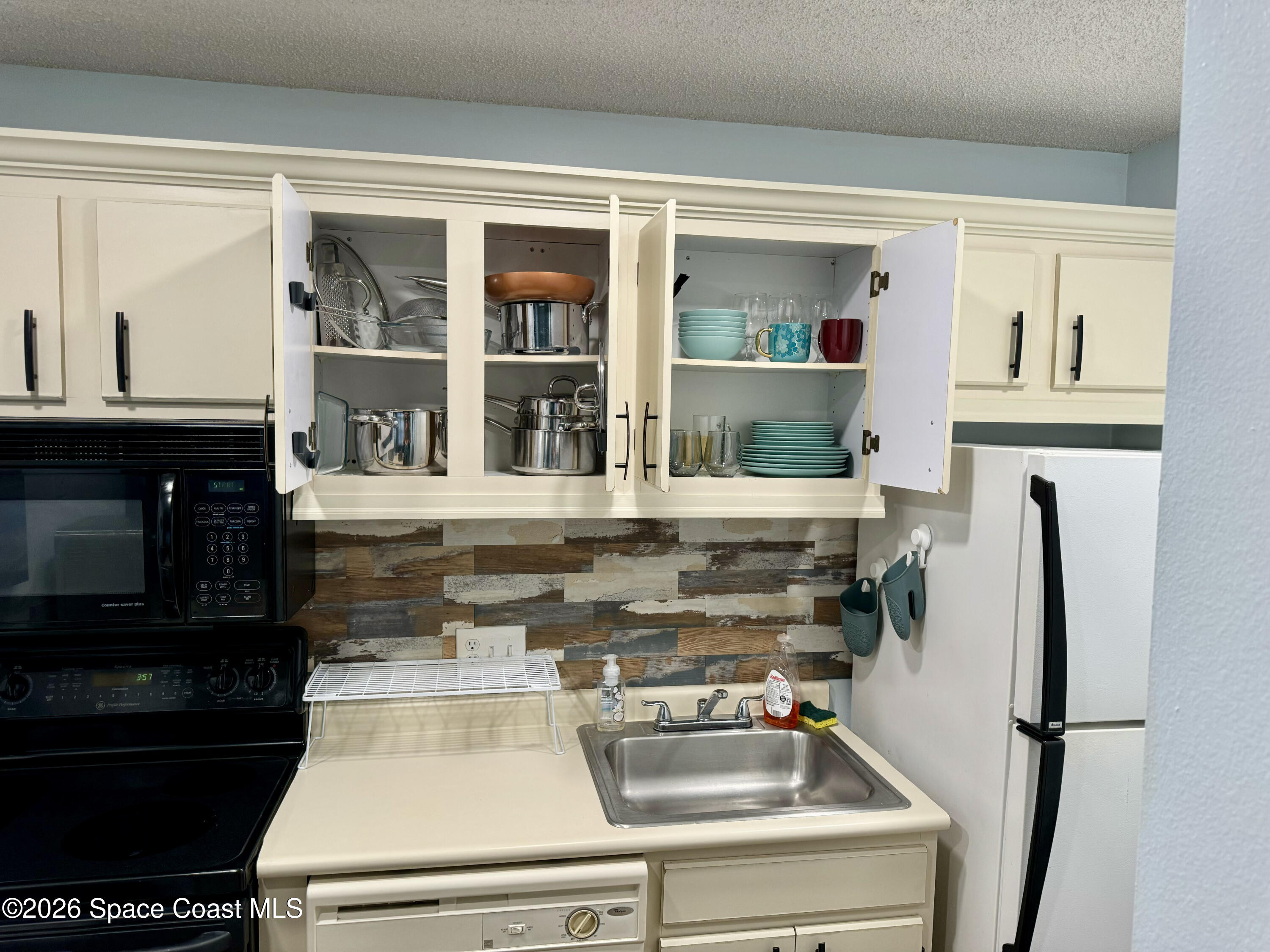 225 S Tropical Trail 719