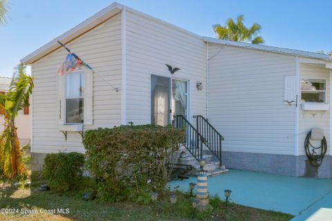 A home in Barefoot Bay