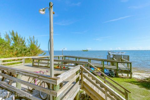 A home in Barefoot Bay