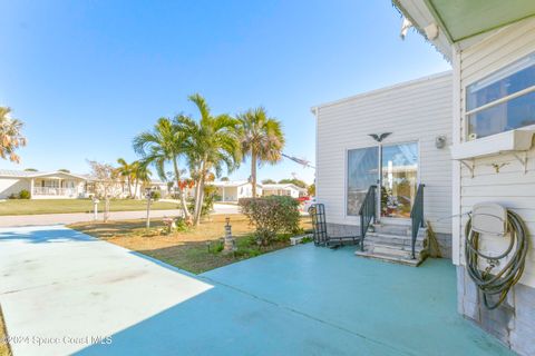 A home in Barefoot Bay