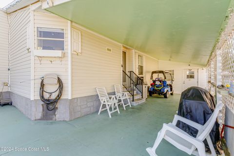 A home in Barefoot Bay