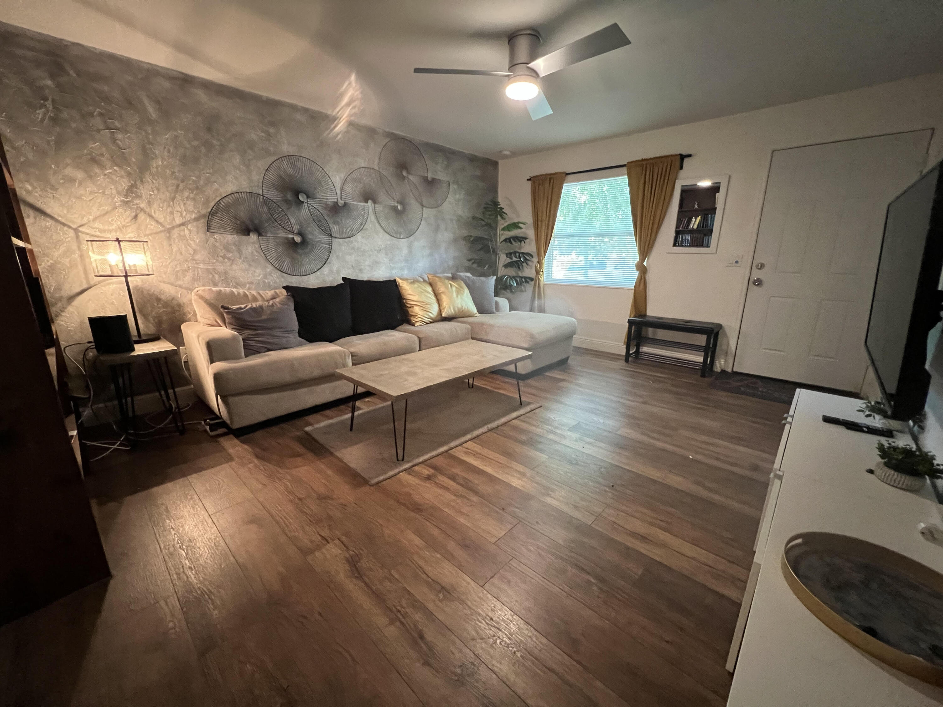 2807 S Vassar Street