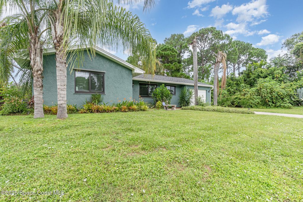 Photo of 170 Chestnut Avenue NE, Palm Bay, FL 32907 (MLS # 1055661)