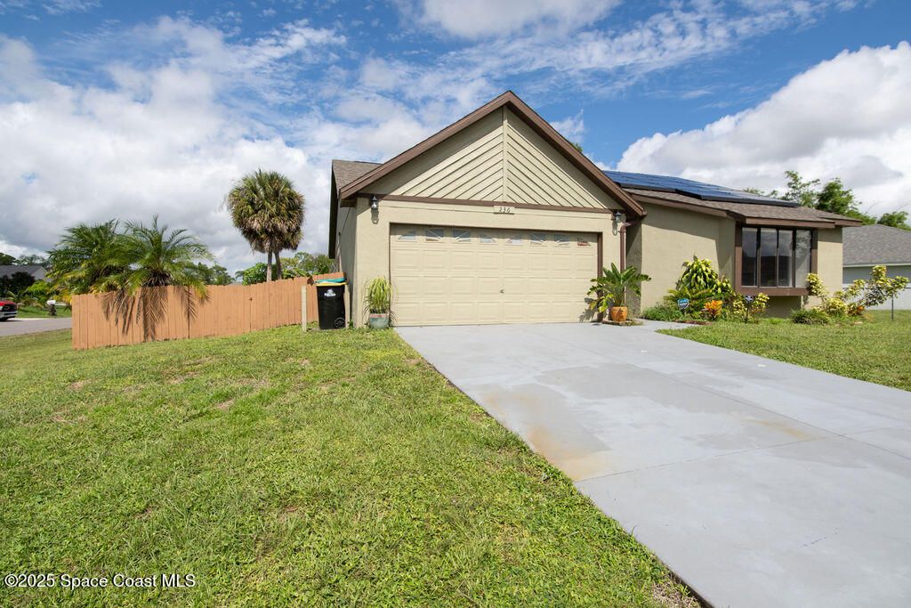 Photo of 236 Maywood Avenue NW, Palm Bay, FL 32907 (MLS # 1057115)