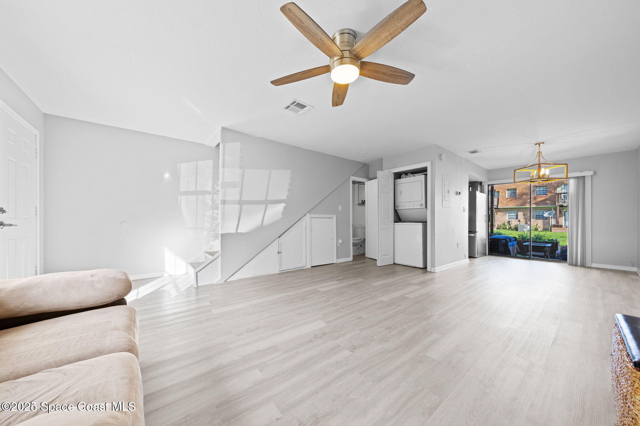 1300 Arlington Lane NE 123