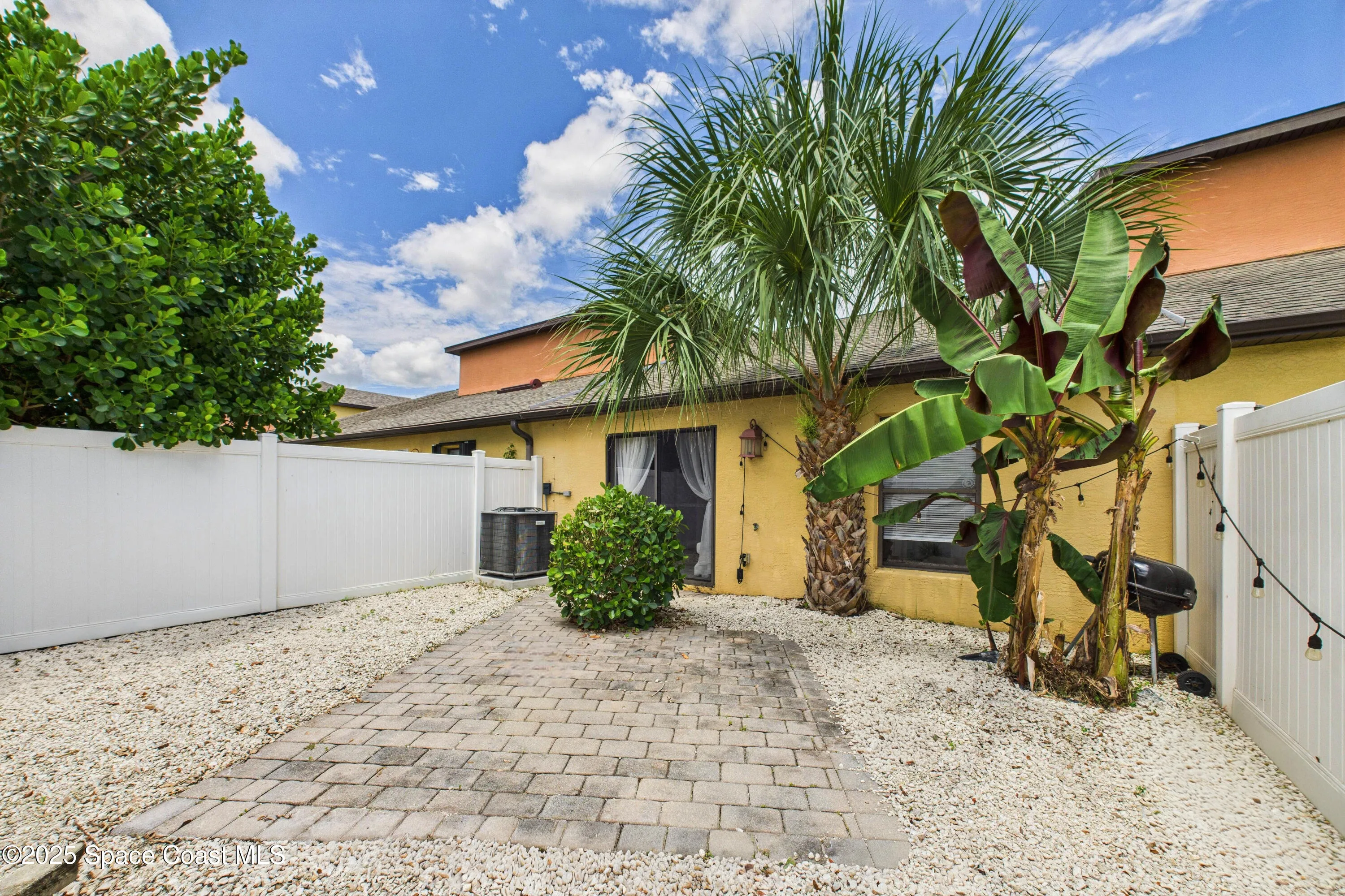 Melbourne, Florida 32901, United States, 2 Bedrooms Bedrooms, ,2 BathroomsBathrooms,Residential,Active,234054