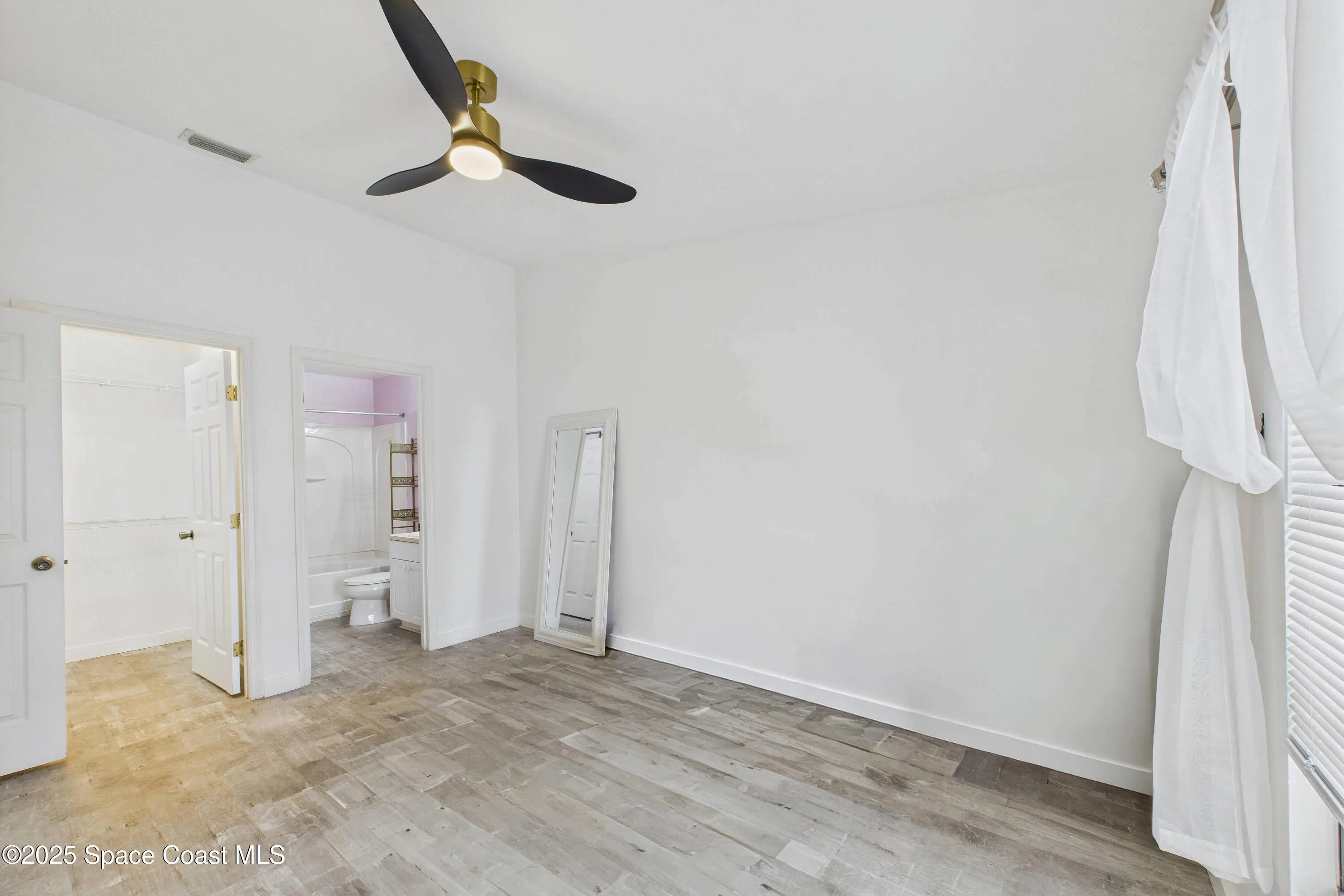 Melbourne, Florida 32901, United States, 2 Bedrooms Bedrooms, ,2 BathroomsBathrooms,Residential,Active,234054