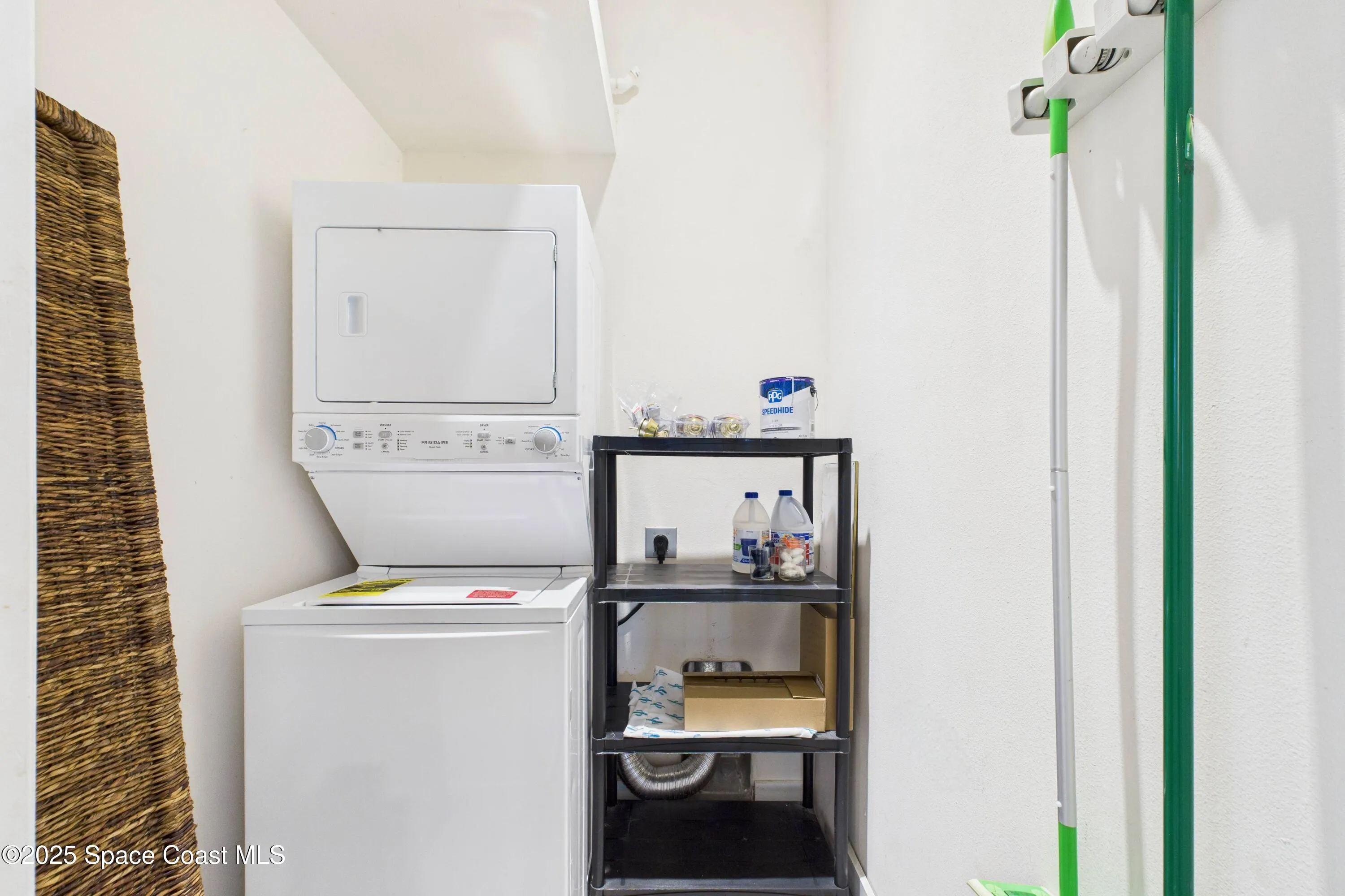 Melbourne, Florida 32901, United States, 2 Bedrooms Bedrooms, ,2 BathroomsBathrooms,Residential,Active,234054