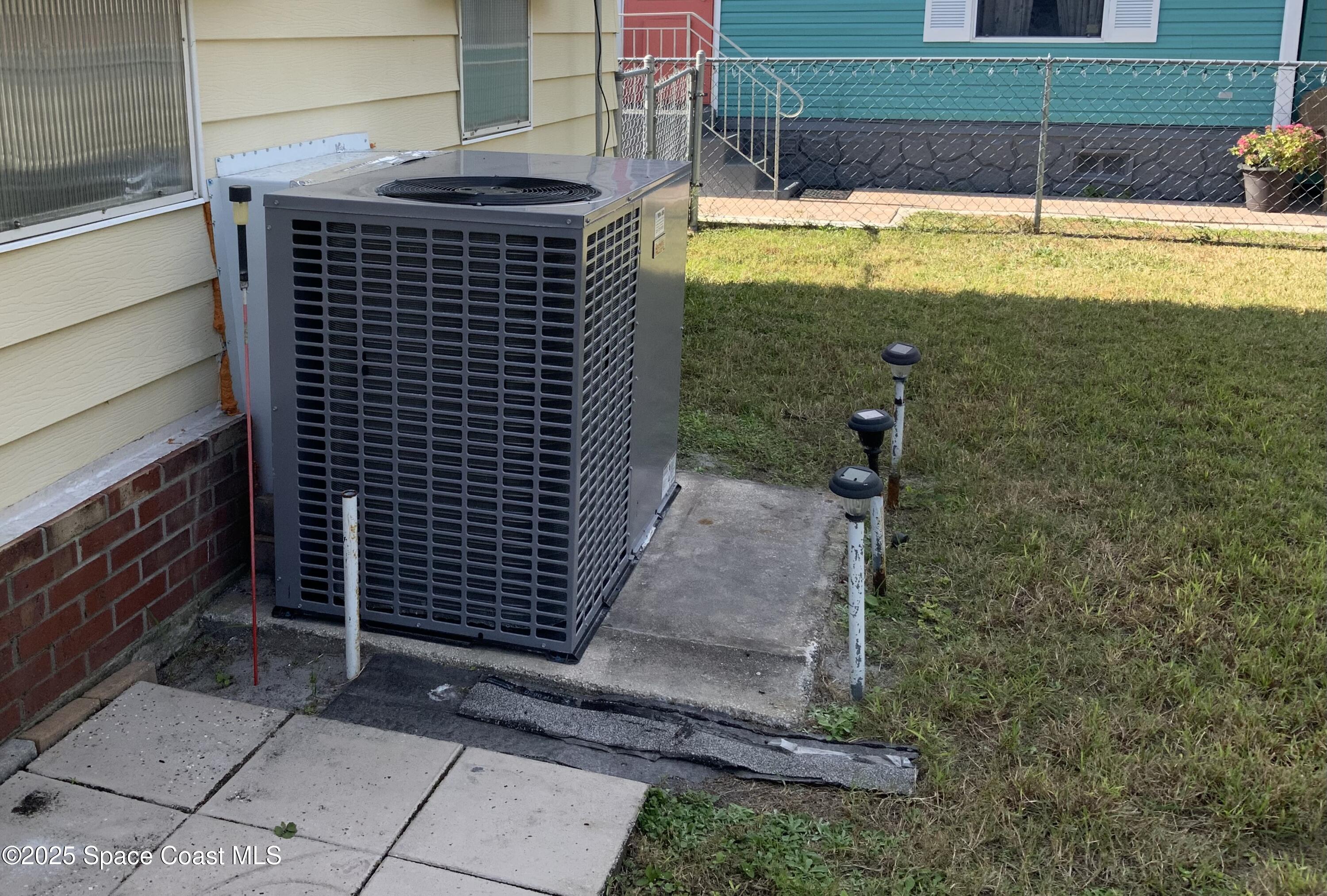 2329 Coconut Palm Drive NE