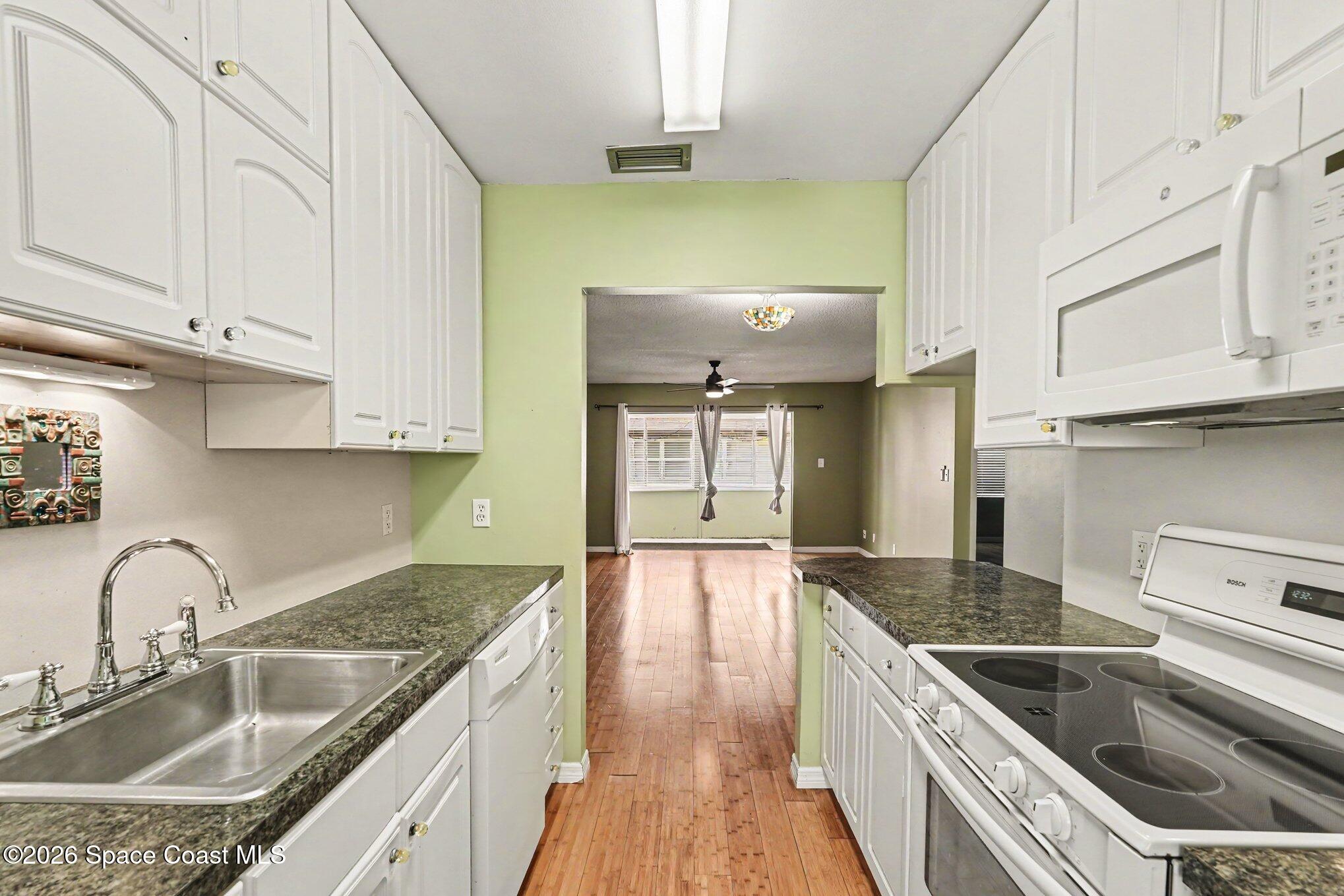 1047 Small Court 38