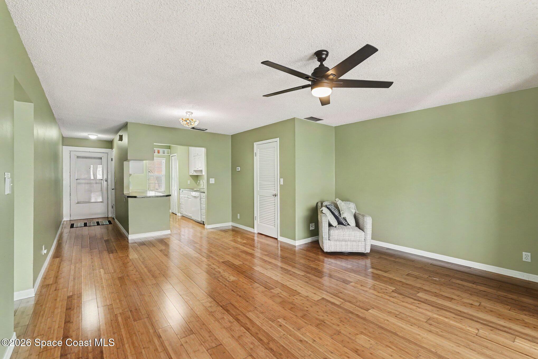 1047 Small Court 38