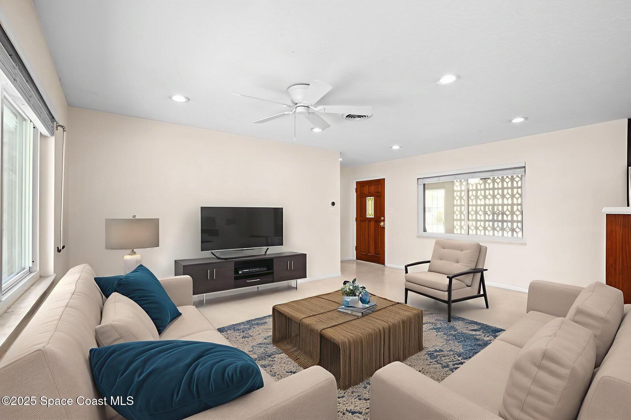 270 W Lauren Court