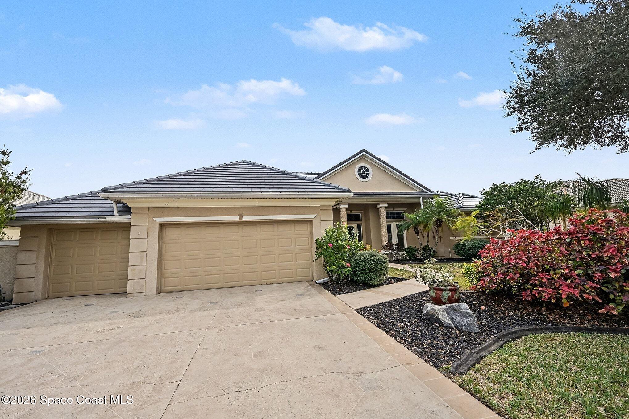 935 Chatsworth Drive