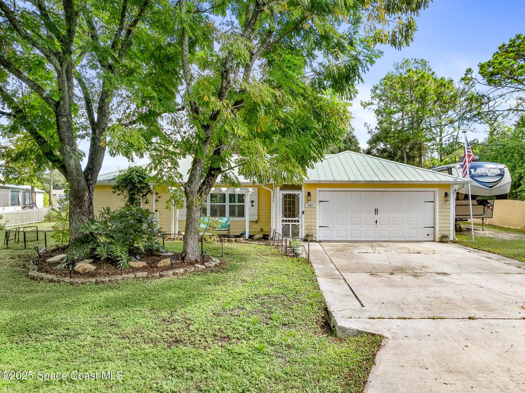 Photo of 1562 Hayworth Circle NW, Palm Bay, FL 32907 (MLS # 1056945)
