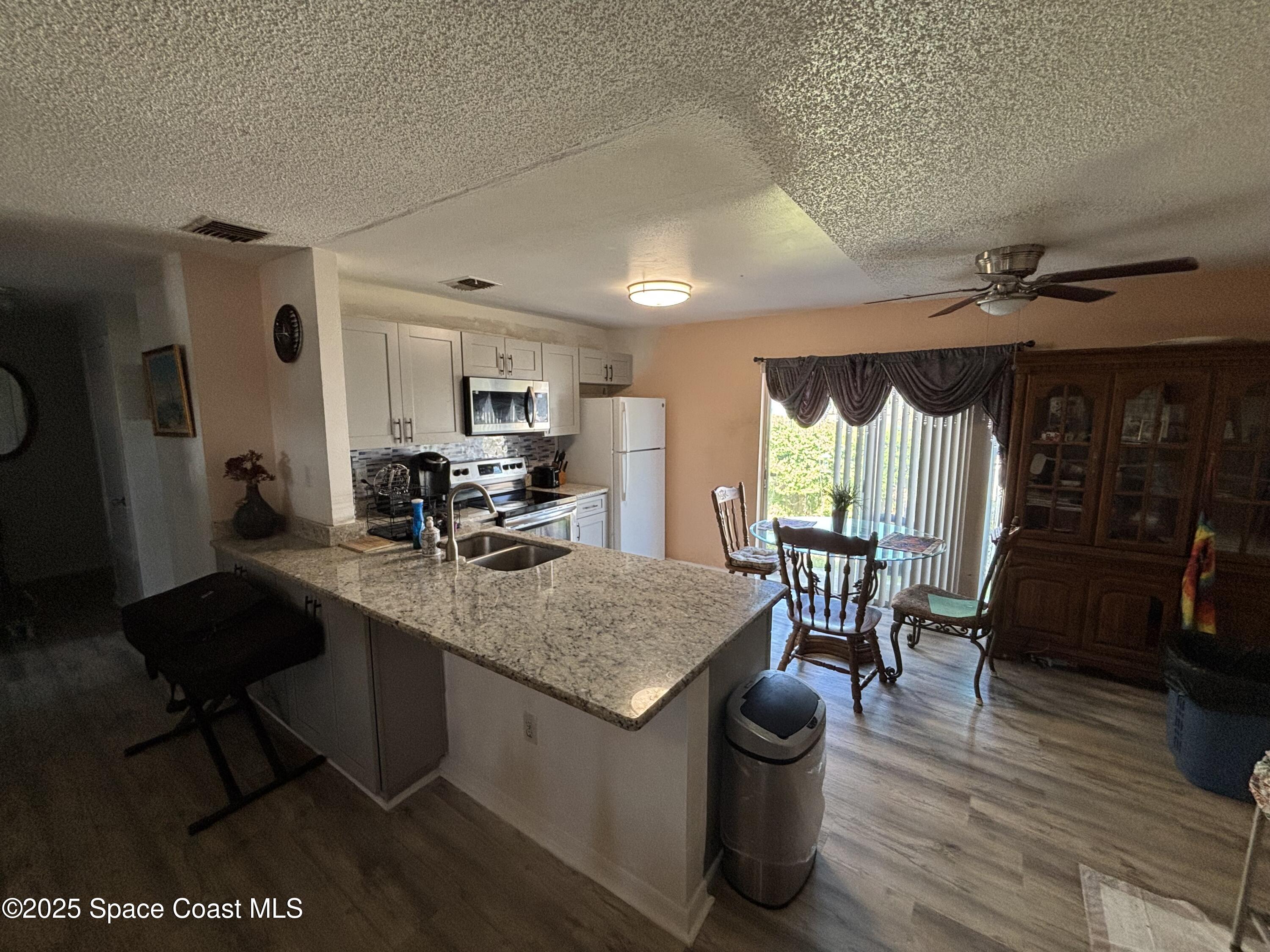 50 N Lee Court
