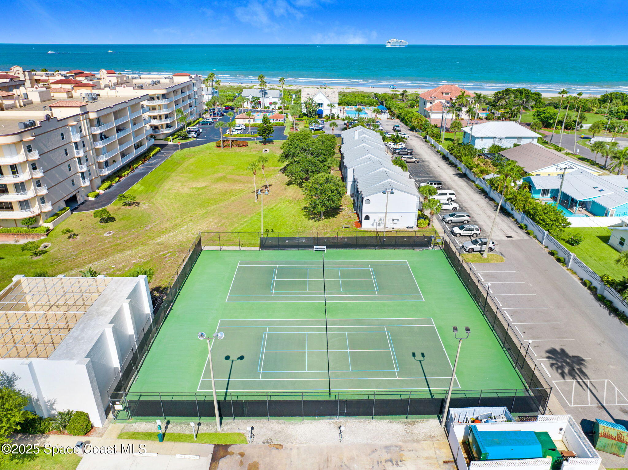 718 Beach Park Lane V286