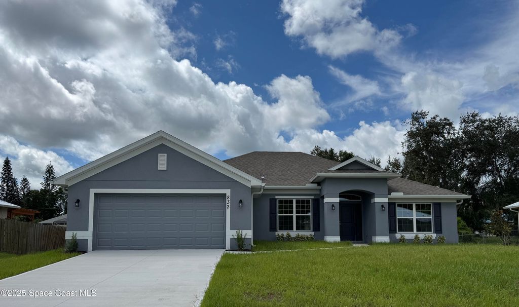Photo of 832 Majestic Avenue, Sebastian, FL 32958 (MLS # 1057145)