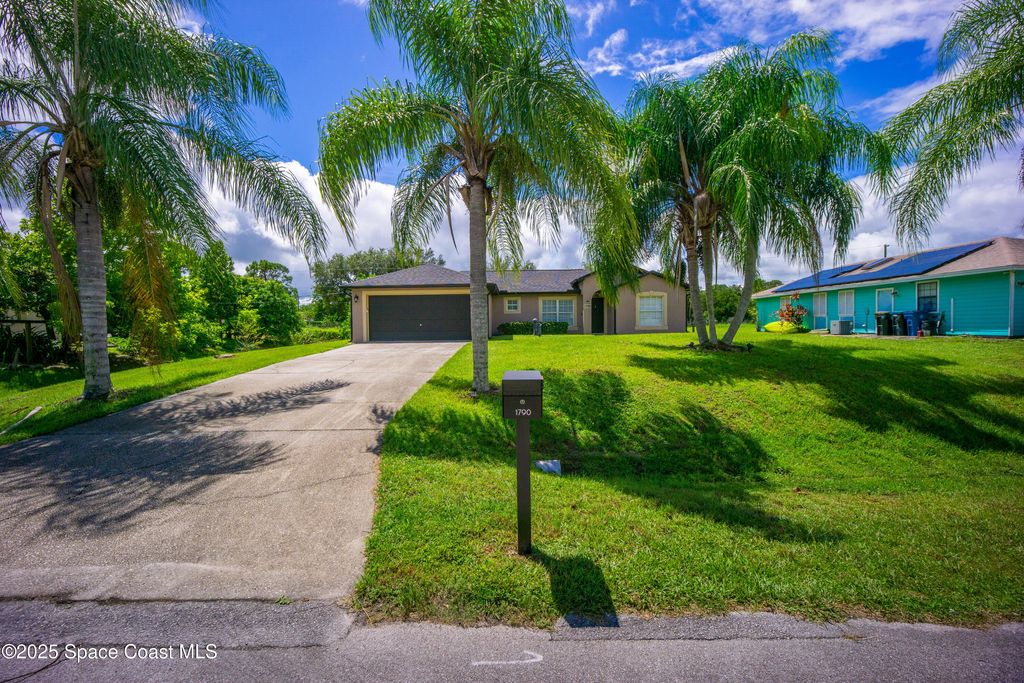 Photo of 1790 Ashcroft Street NW, Palm Bay, FL 32907 (MLS # 1055926)