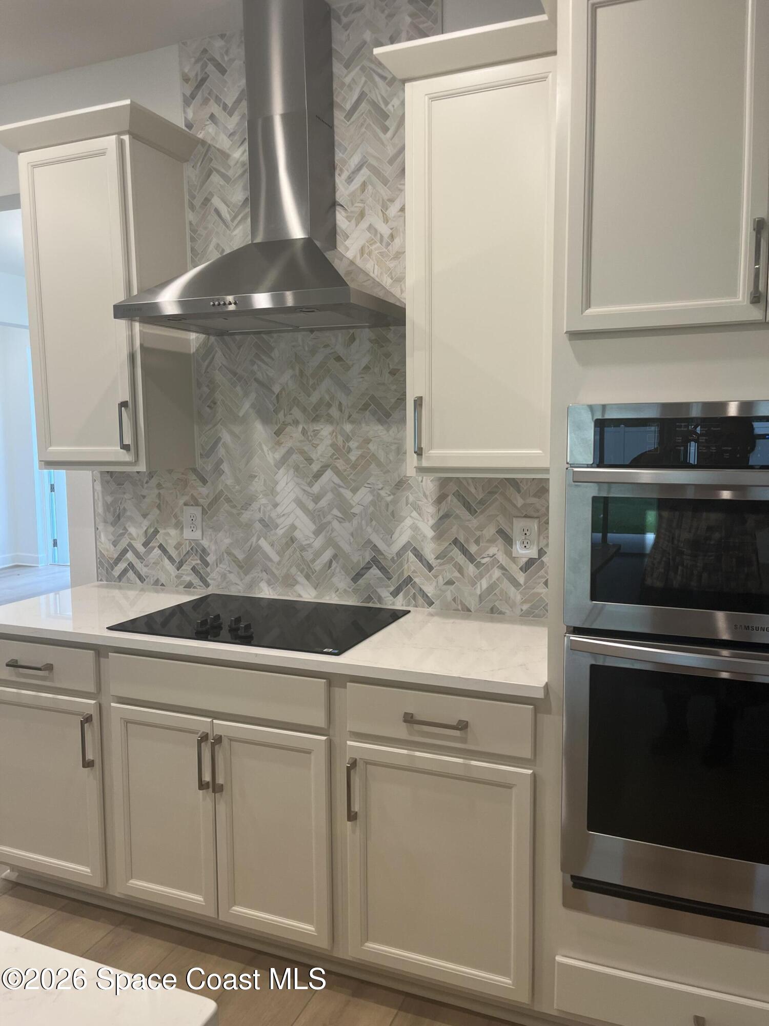 1044 Connolly Lane NE